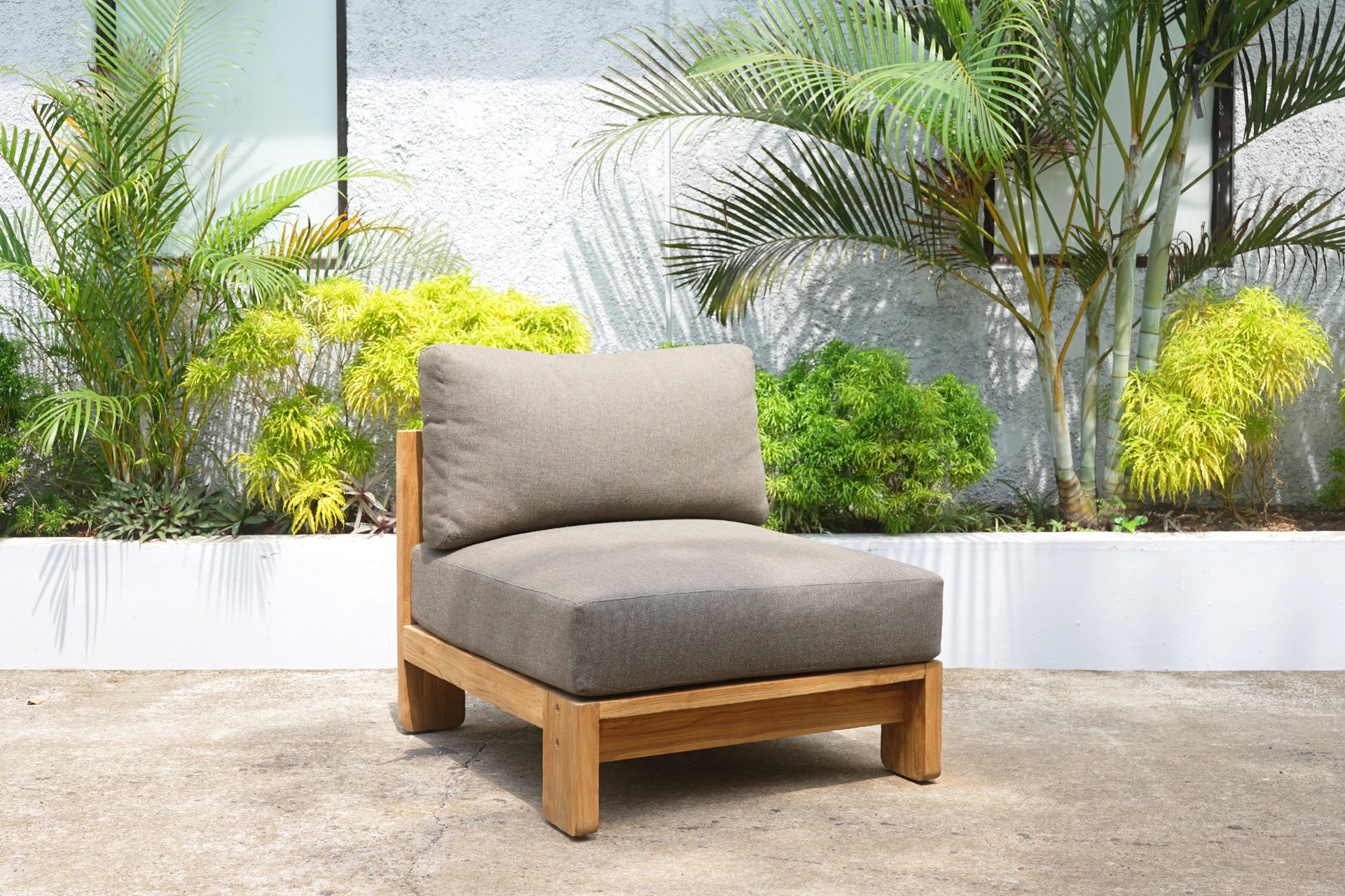 Rae Middle Seater